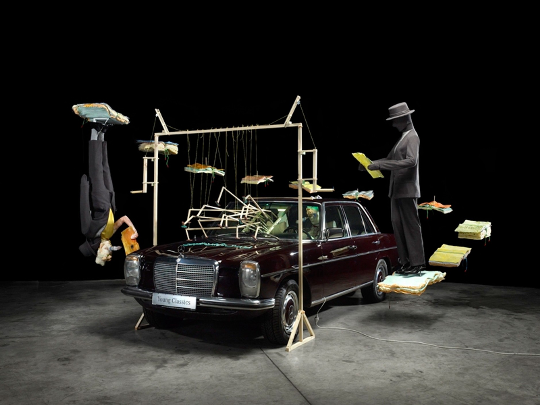 Mercedes bawi się w sztukę, czy powinien?