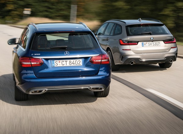 BMW 330i kontra Mercedes C 300 - emocje czy przepych?