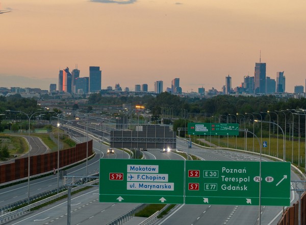 Droga S7 na odcinku Warszawa Lotnisko - Lesznowola otwarta. Pierwsi kierowcy już pojechali tzw. Puławską Bis