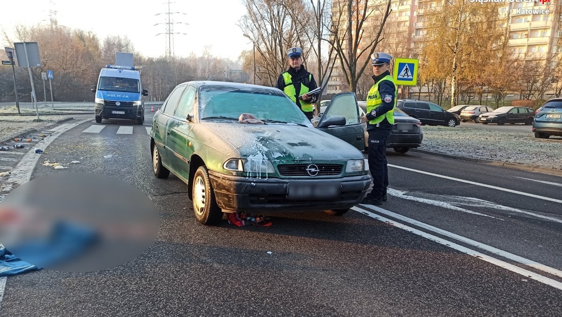 Przy tak przygotowanym do jazdy aucie, kierowca nie miał prawa widzieć pieszej