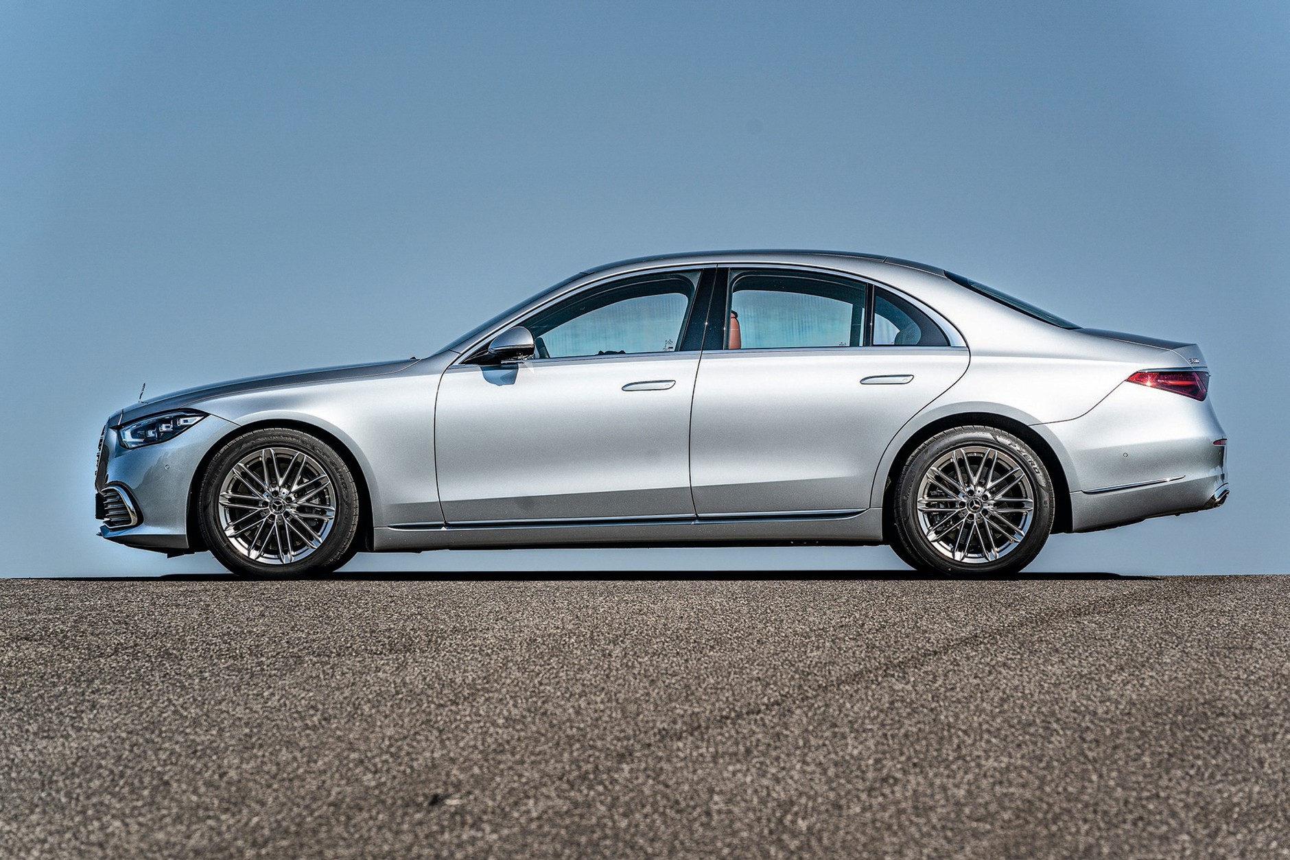 Mercedes S 500 BMW 750i 2021