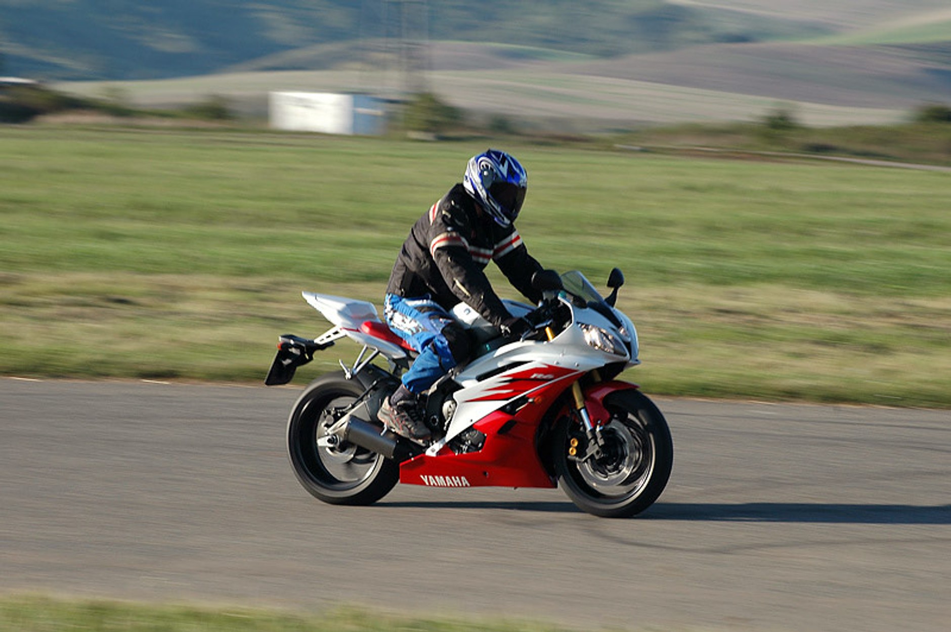 Yamaha YZF R6R: siła przyciągania