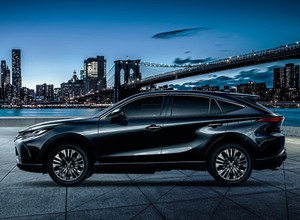 Toyota Harrier to ekskluzywna RAV4. Niestety, nie dla nas