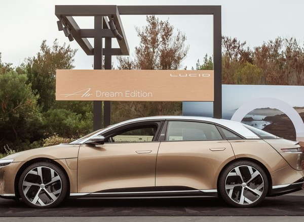 Lucid Air. 1111-konny elektryk z USA w końcu trafił do klientów