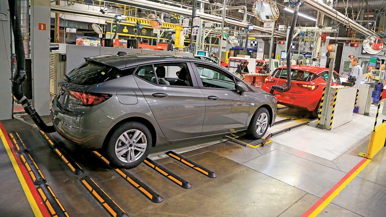 Fabryka Opla w Gliwicach: etapy produkcji Astry na wydziale montażu