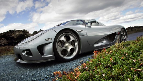 Koenigsegg CCX – takie auto wjechało w tłum