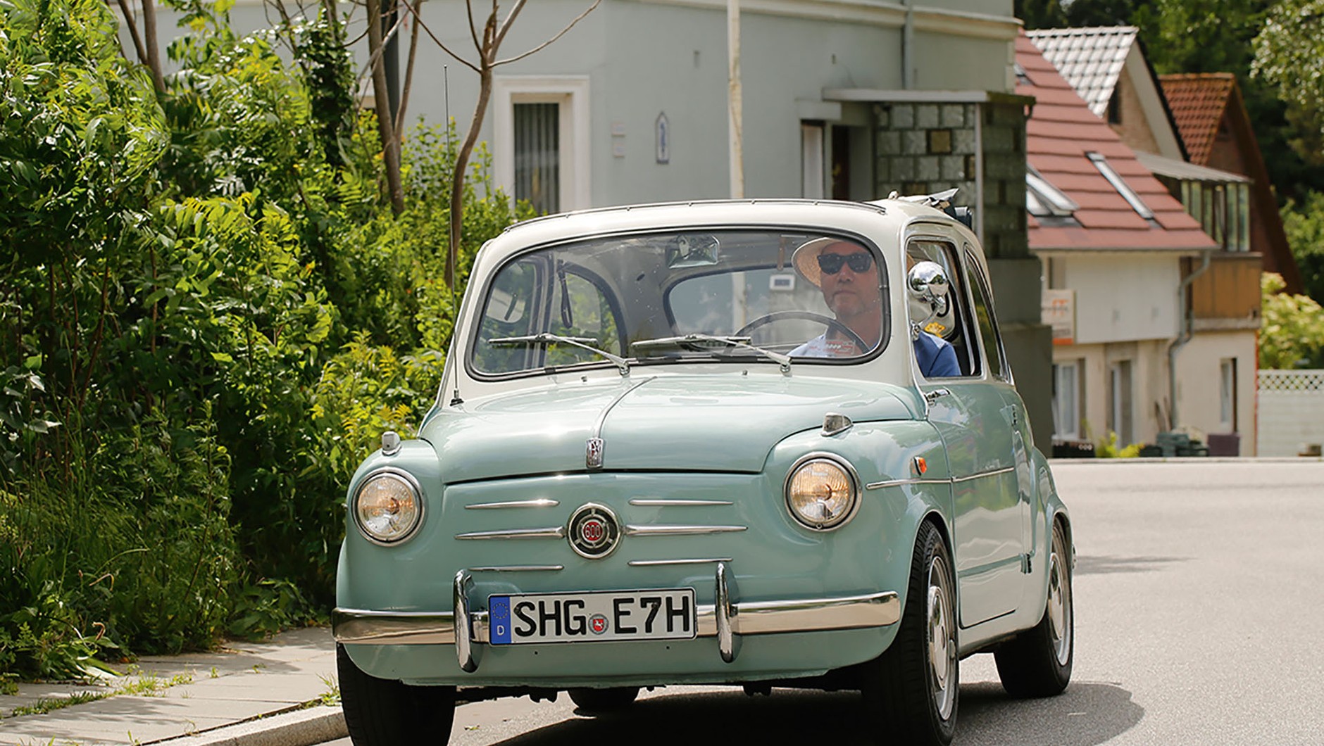 Fiat 600 był jednym z najpopularniejszych aut miejskich w Europie w latach 50. i 60., sporo tych aut trafiło wtedy również do Polski. Były nawet oficjalnie importowane.