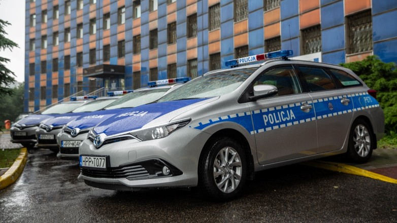 Hybrydowe Toyoty Auris Kombi w służbie policji
