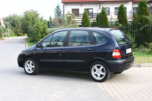 Renault Scenic - Minibus dla rodziny