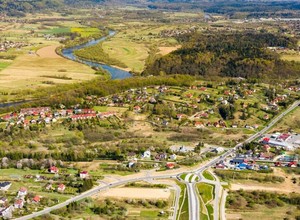 Druga część obwodnicy Sanoka w realizacji. W jej skład wejdzie nowy most nad Sanem