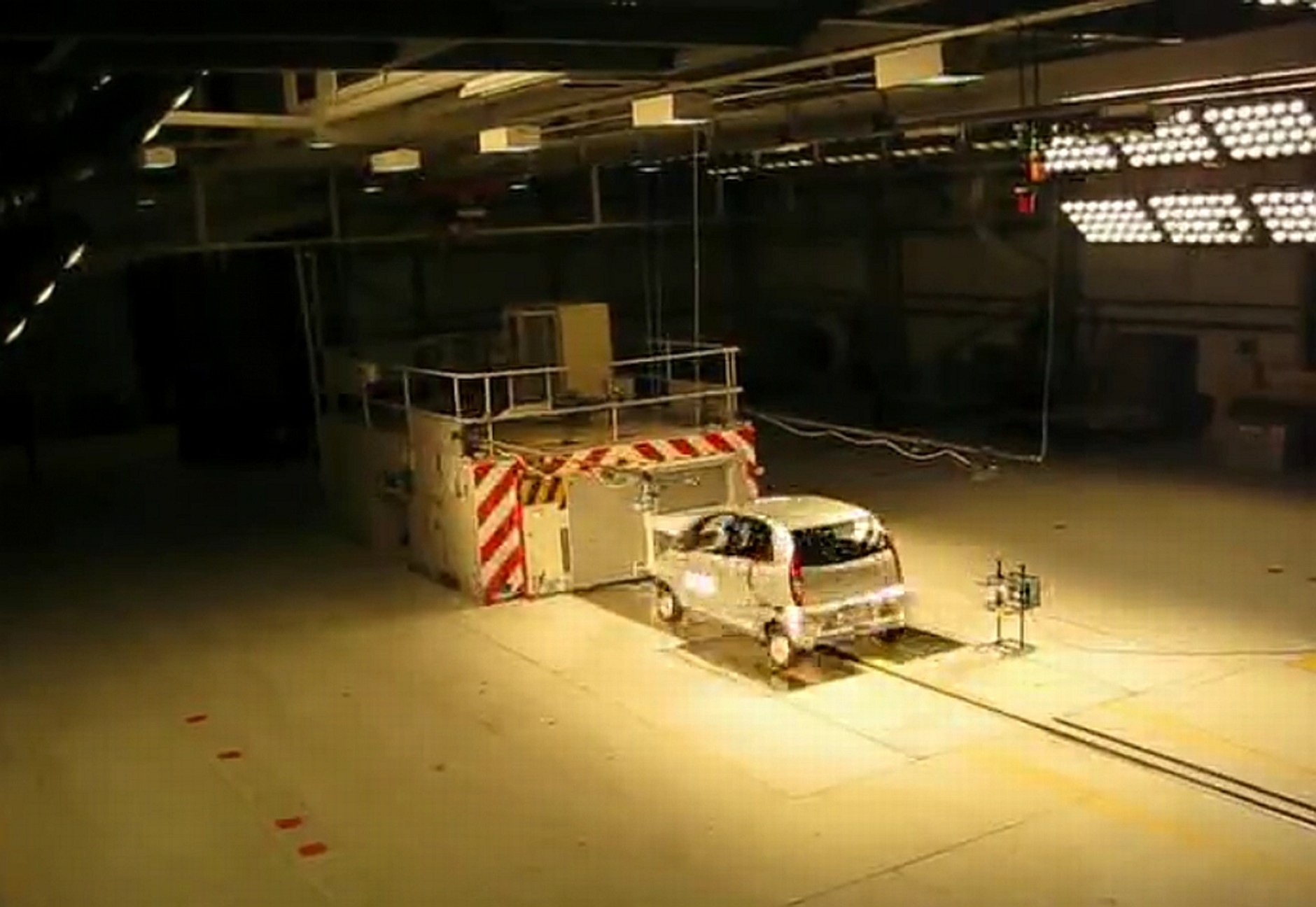 Tata Nano: Naprawdę twarda sztuka (Wideo)