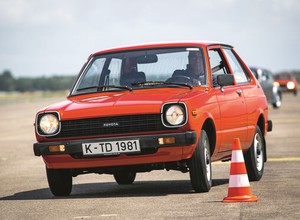 Toyota Starlet - niespodziewanie duży maluch