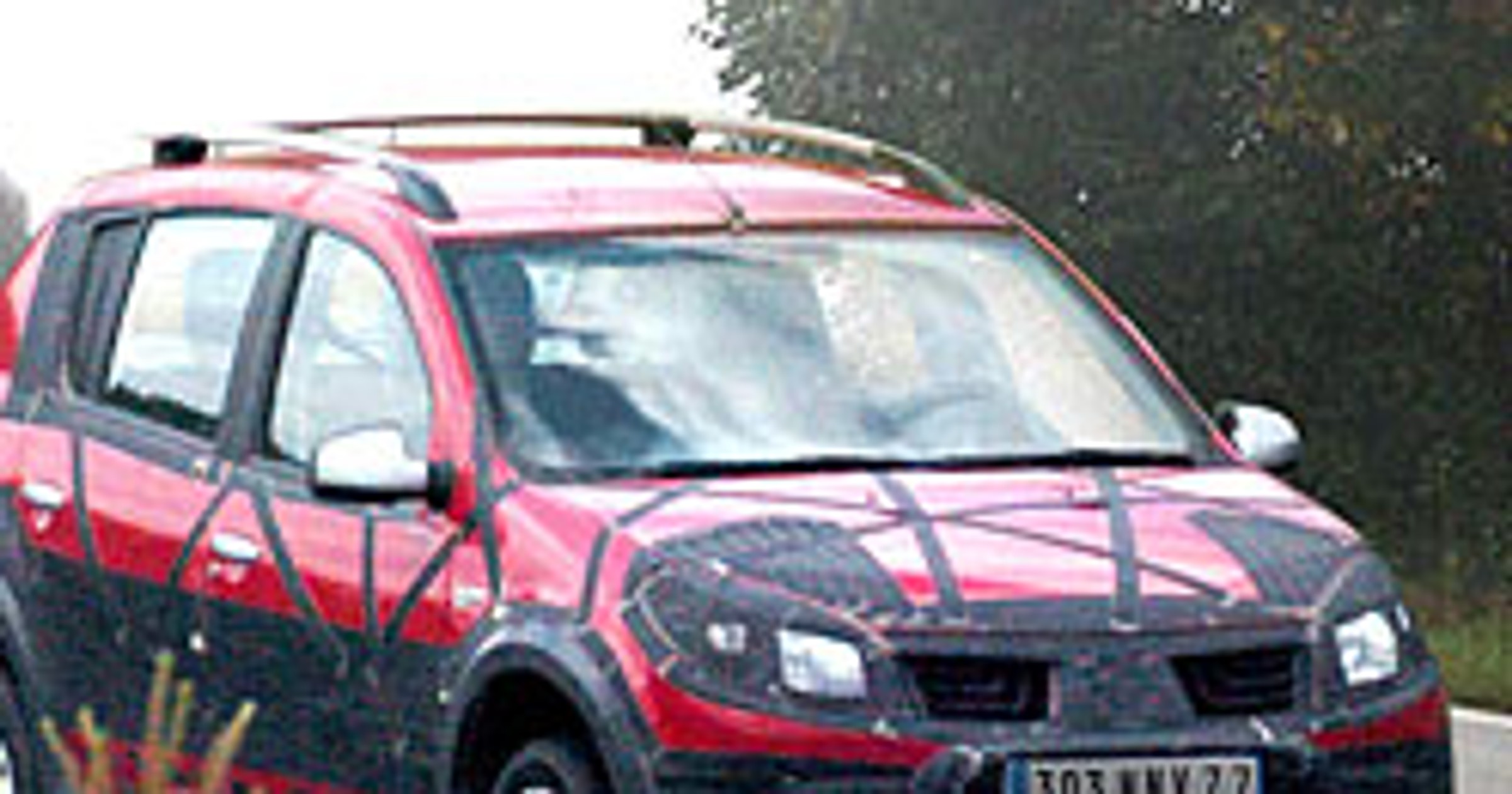 Zdjęcia szpiegowskie: Dacia SUV - tani terenowiec za 11 tys. euro