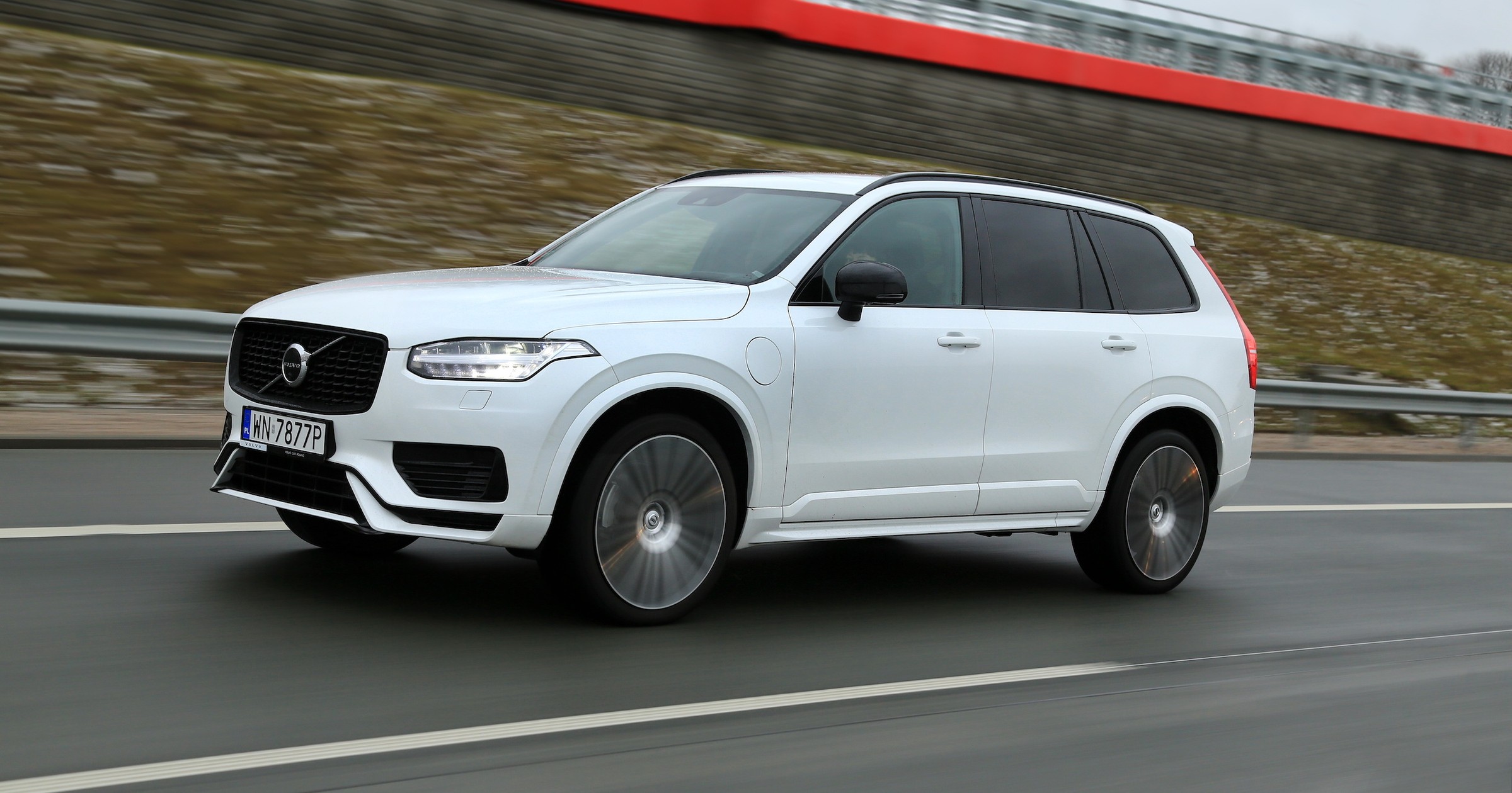 Volvo XC90 T8 (2021 r., 2. generacja, lifting)