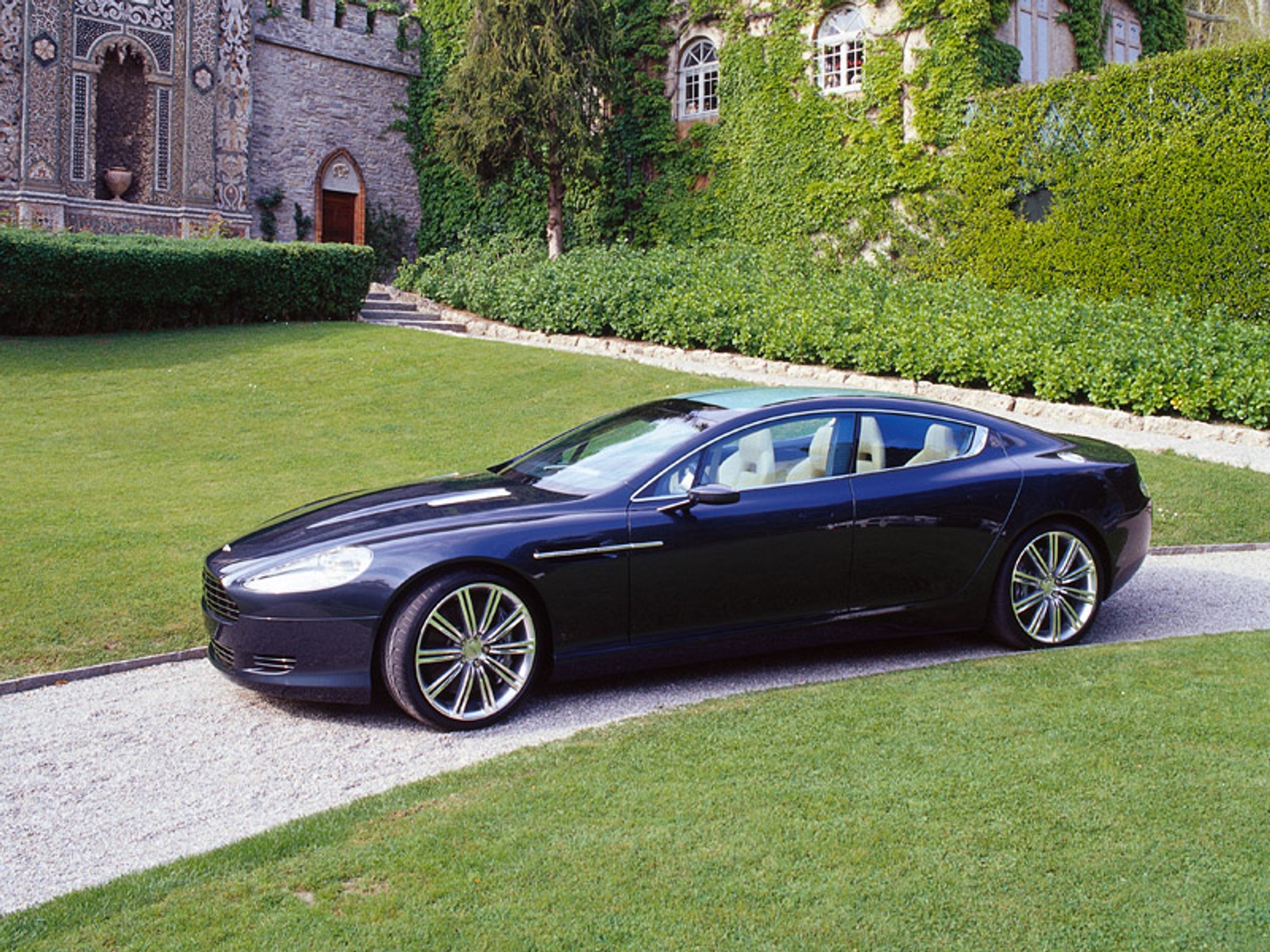 Genewa 2008: Aston Martin Rapide potwierdzony, produkcją zajmie się Magna Steyr