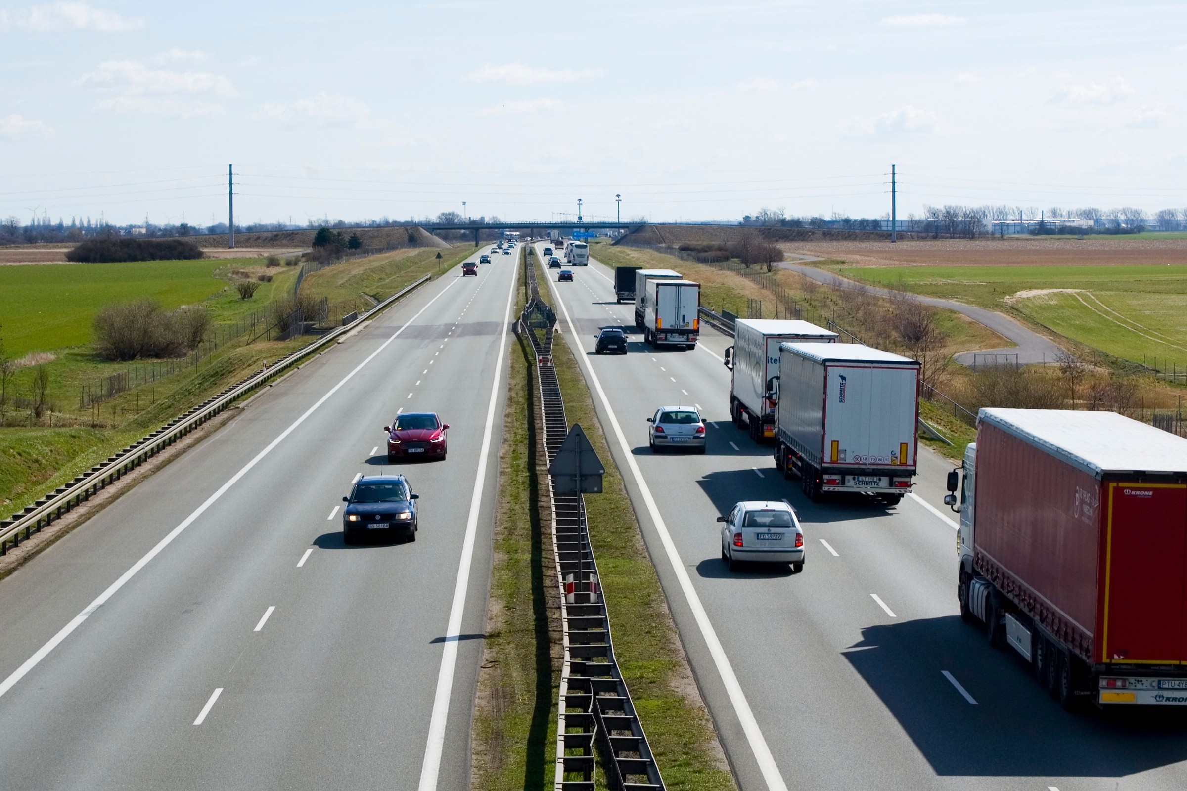 Nie umiemy jeździć normalnie po autostradach i ekspresówkach. To wykracza poza możliwości kierowców