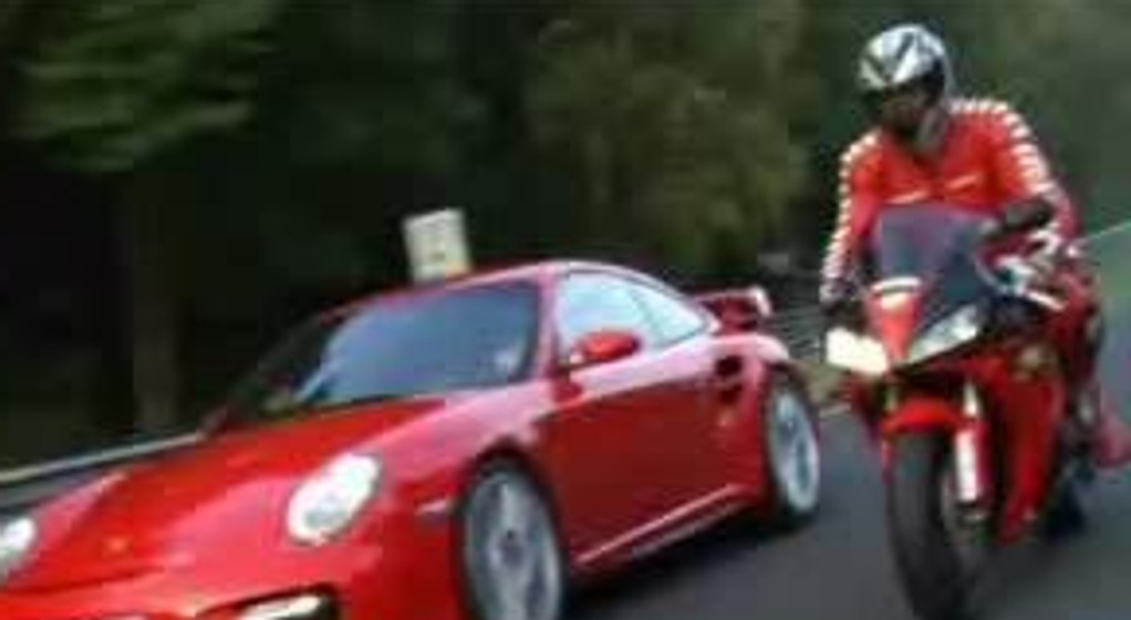 Porsche GT2 kontra Honda CBR 1000