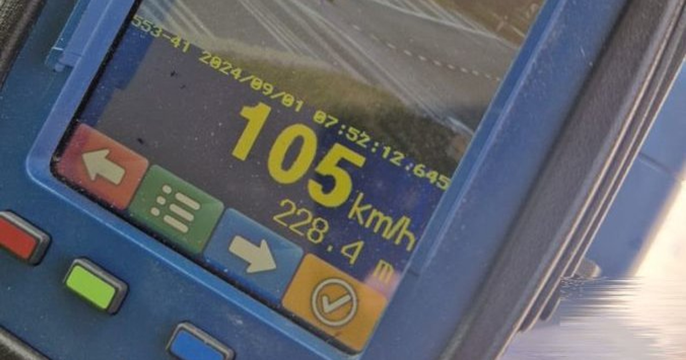 Policjanci prowadzili jedną z akcji specjalnych, kiedy pojawił się ten motocyklista