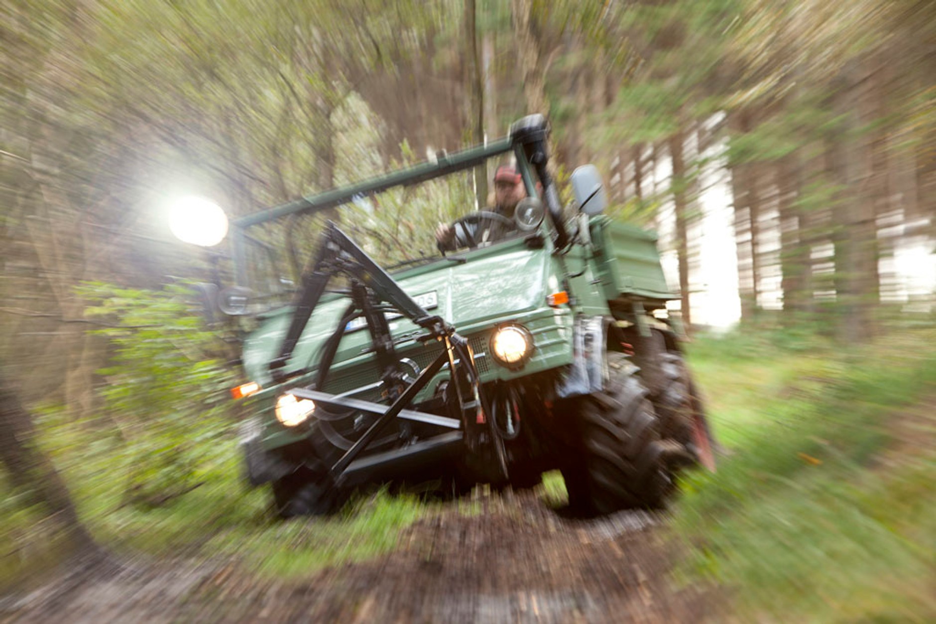 Unimog 406 - klasyk na ciężkie warunki