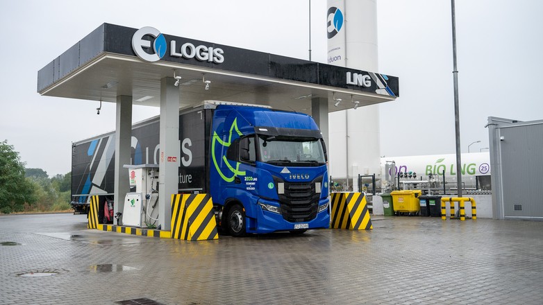 Po raz pierwszy w Polsce do zbiorników ciężarówki zatankowano bioLNG. Iveco S-Way Natural Gas