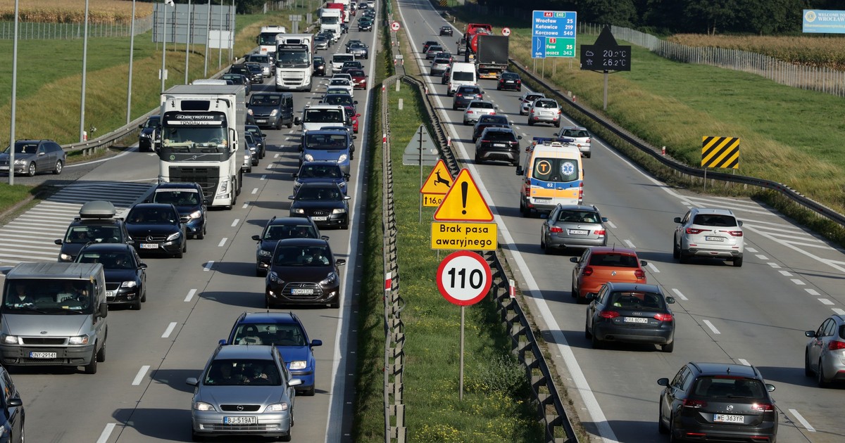 Autostrada A4 może zostać bez pasa awaryjnego jeszcze dłużej