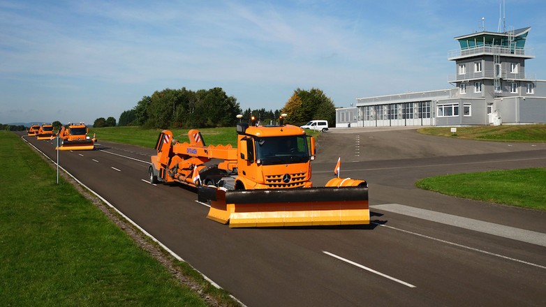 Mercedes: autonomiczne odśnieżarki