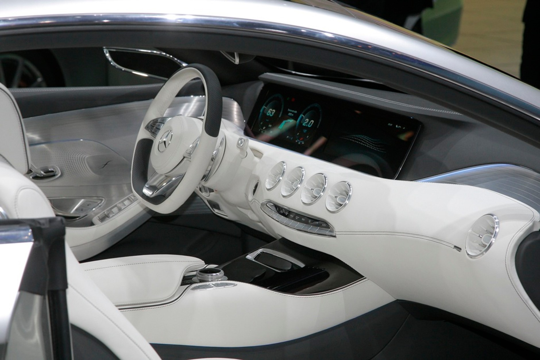 Mercedes klasy S coupe: 5-metrowe dzieło sztuki na kołach