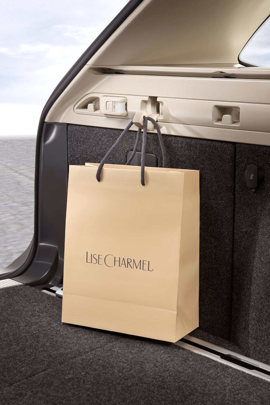 Skoda Superb Combi lepsza i tańsza od Passata