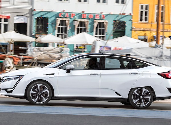 Honda Clarity Fuel Cell - Mobilna elektrownia