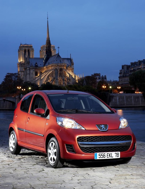 Peugeot 107: z nową twarzą (fotogaleria i dane techniczne)
