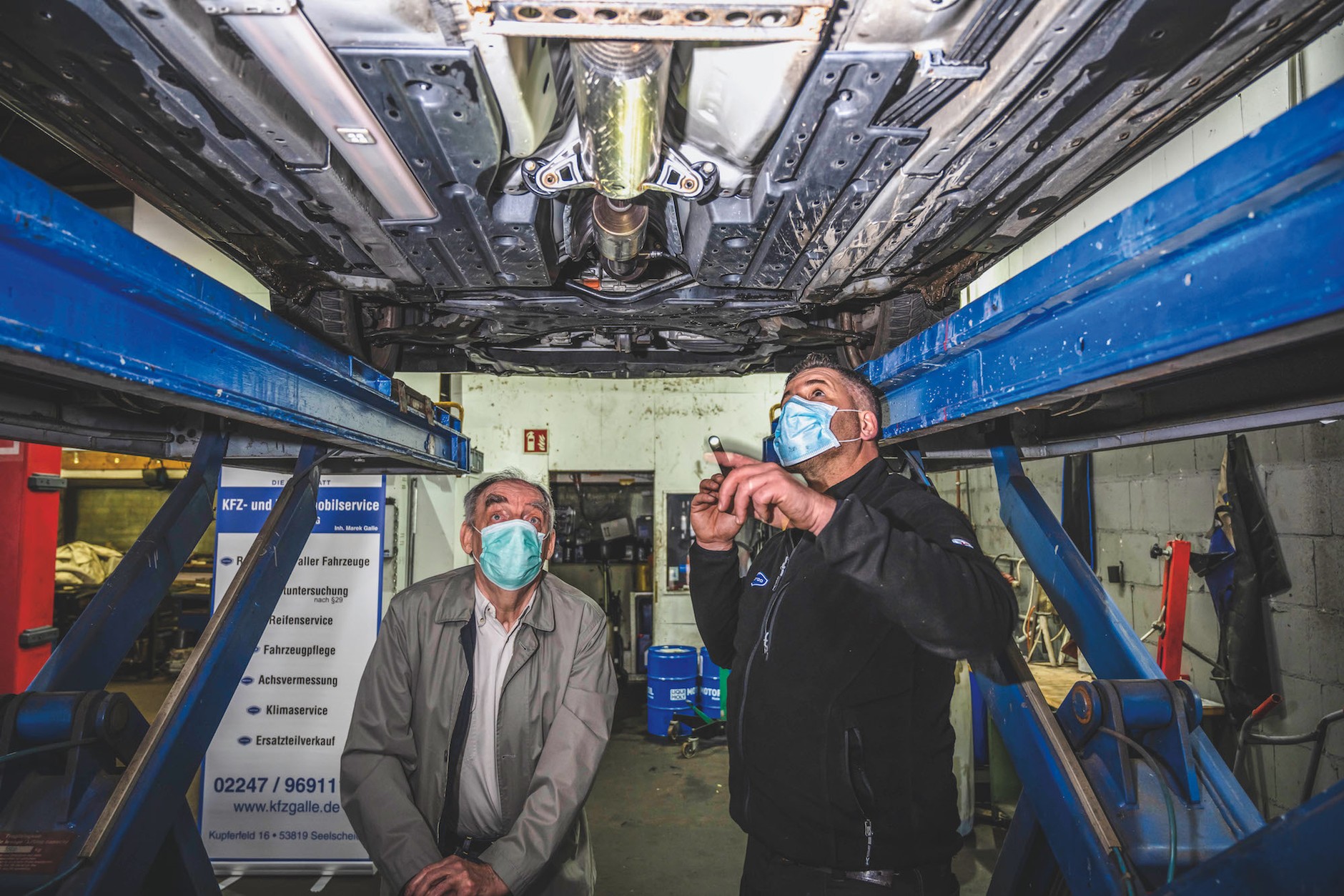 Bez katalizatora jeździć się nie da, a do serwisu lepiej dostarczyć auto na lawecie.