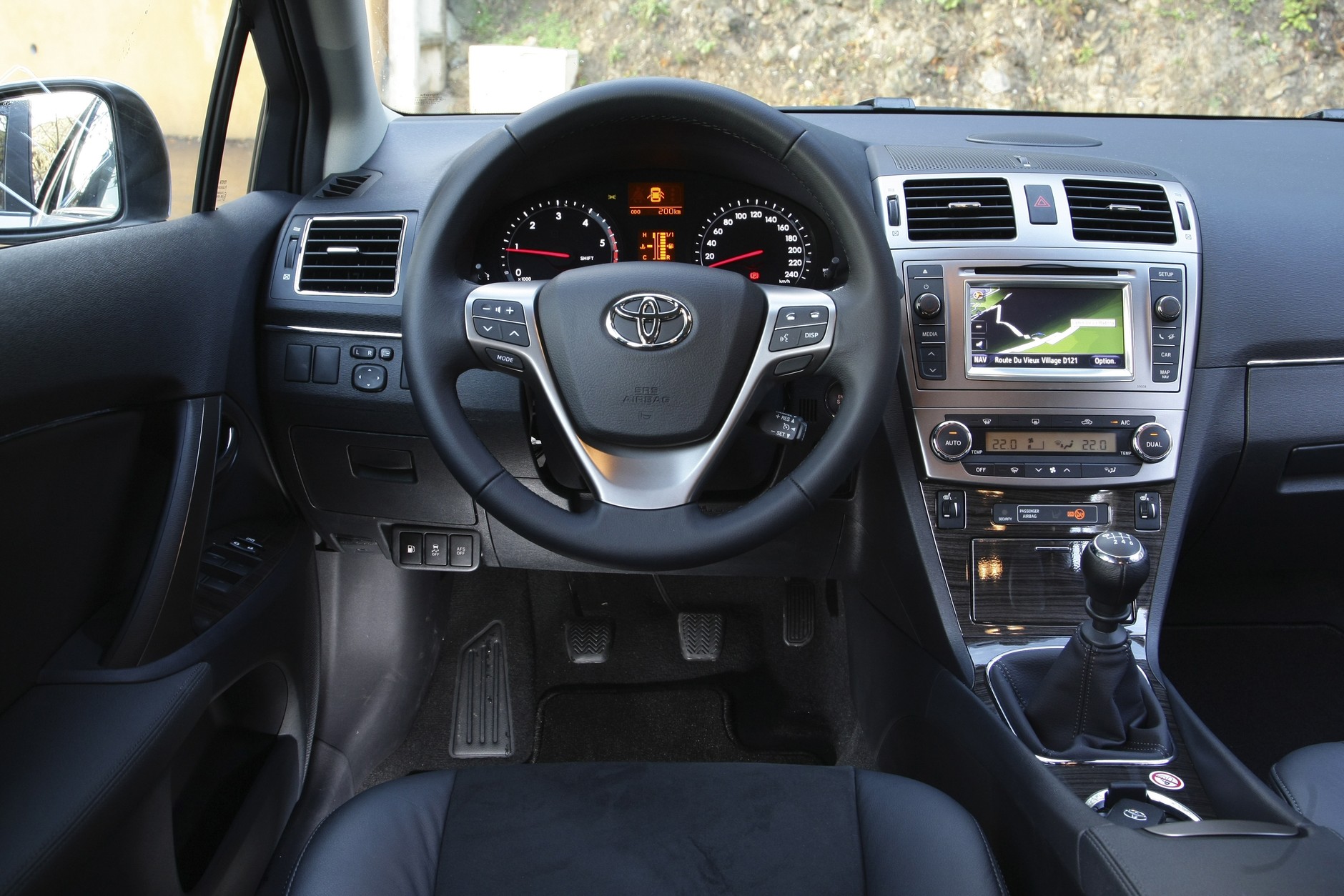 Kia Optima kontra Toyota Avensis: czy można pokonać mistrza?