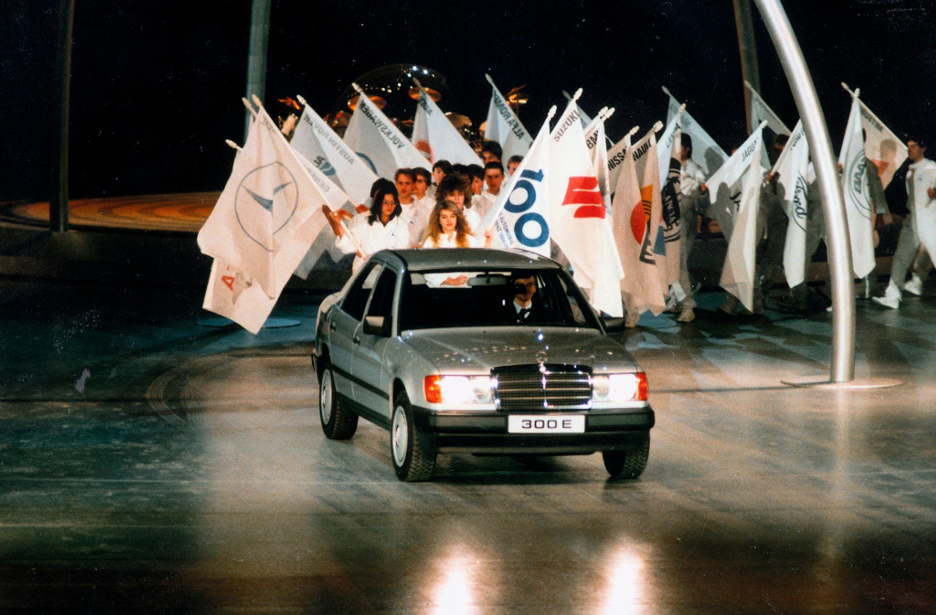 Mercedes W124 ma 35 lat