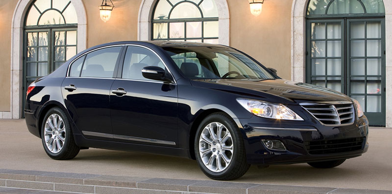 Detroit 2008: Hyundai Genesis - koreański flagowiec dopływa (oficjalne informacje)