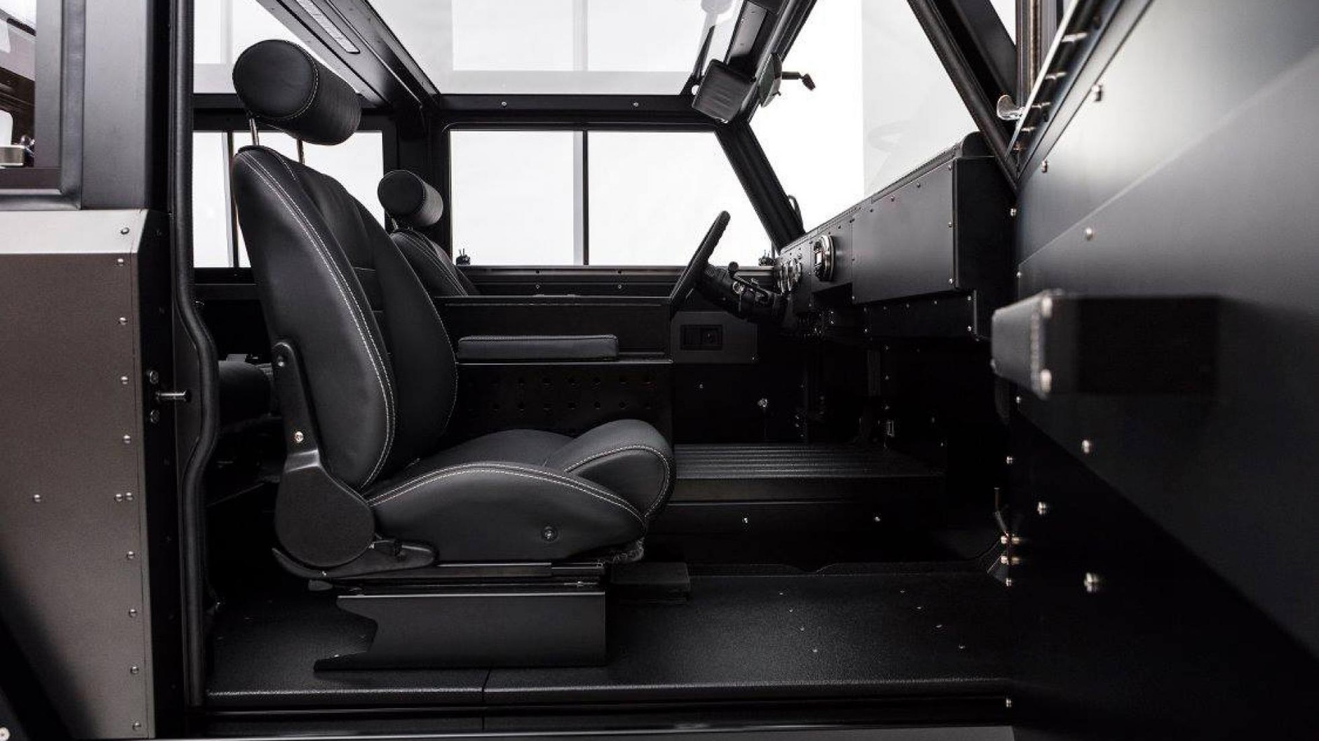 Bollinger B1 – niezbyt piękny, ale za to praktyczny i na prąd