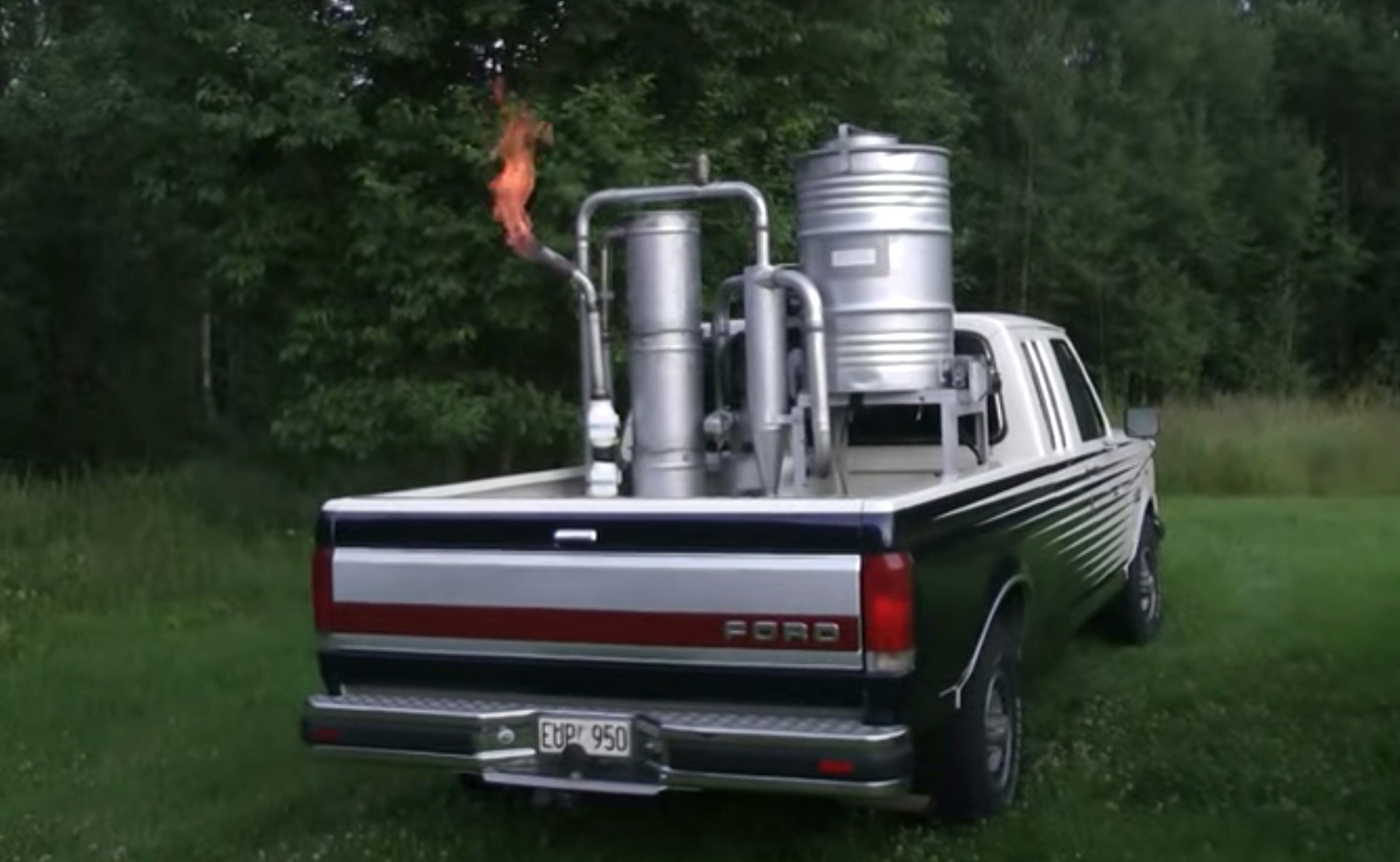 Jak tankować drewno i chrust? Sposób na tanią jazdę!