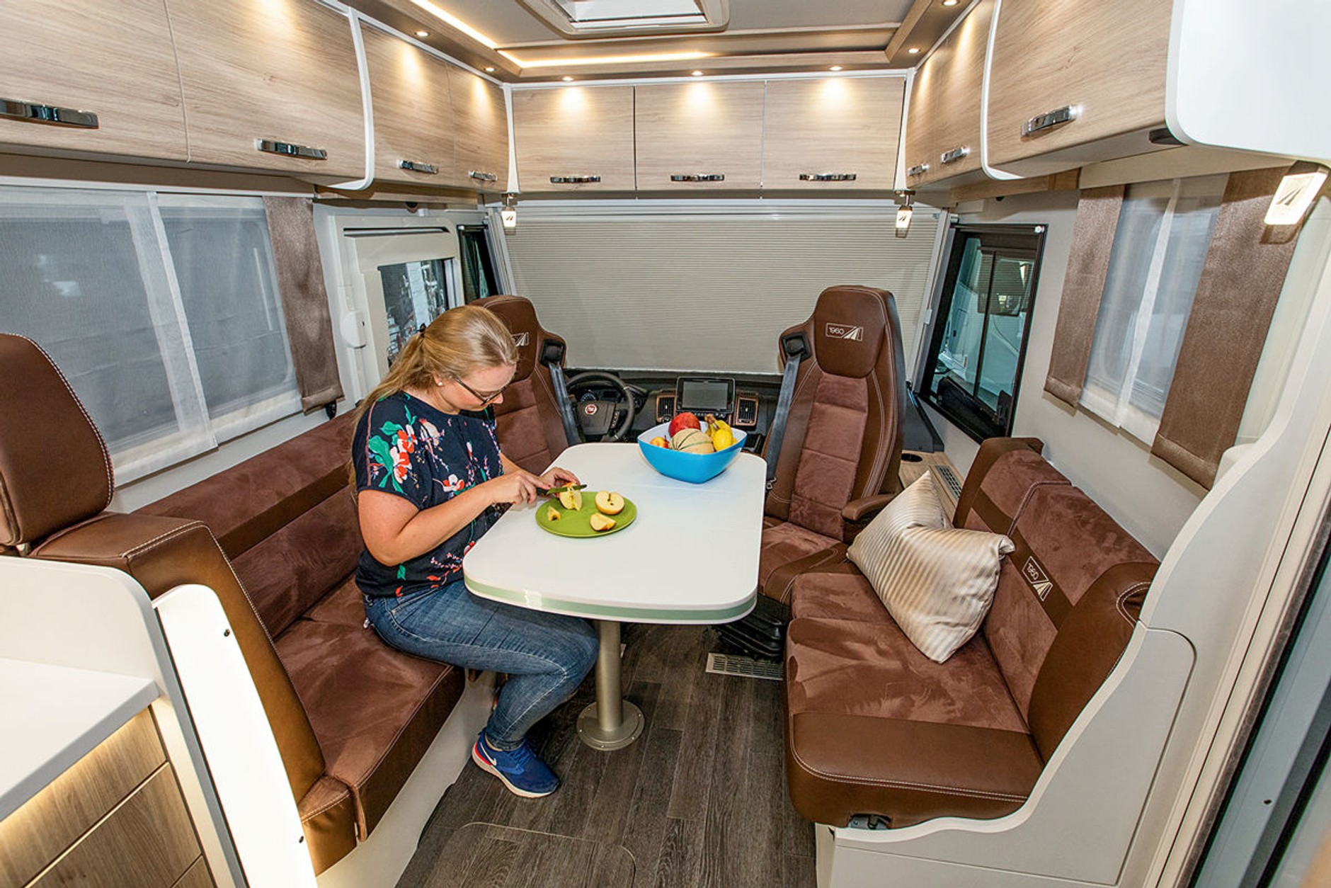 Frankia 1960 - 8 metrów i 5,5 tony luksusu na cały rok