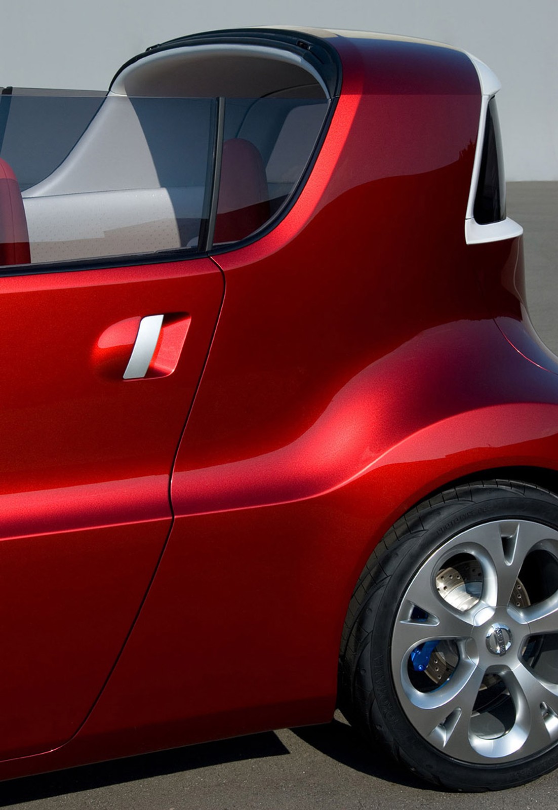 Nissan Round Box: roadster o kształcie zaokrąglonego sześcianu