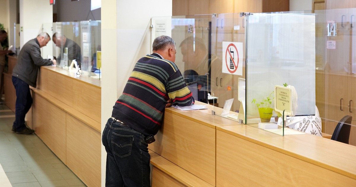 Rejestracja aut w czasach koronawirusa – utrudniona albo niemożliwa, a co z karami?