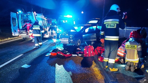 Nie żyją strażak i kobieta, której próbował pomóc. "Potworny zbieg okoliczności"