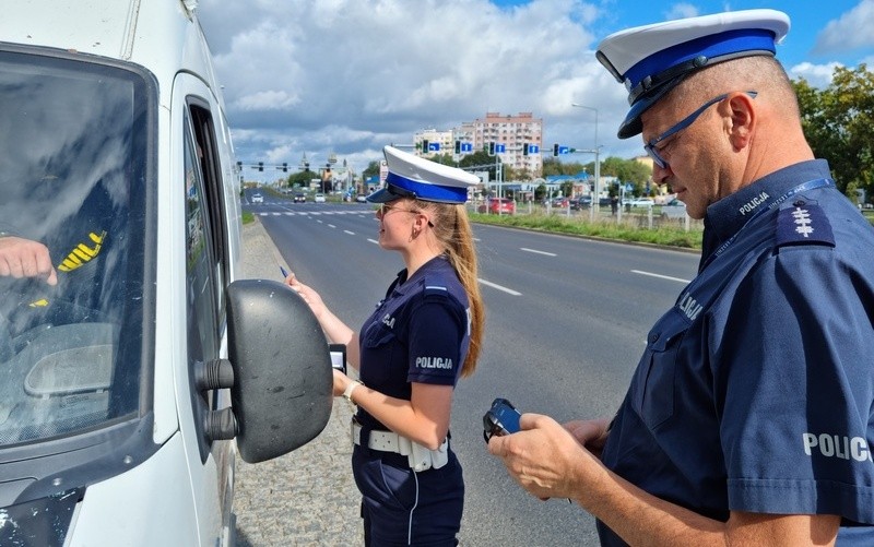 Kontrola jednego z zatrzymanych kierowców