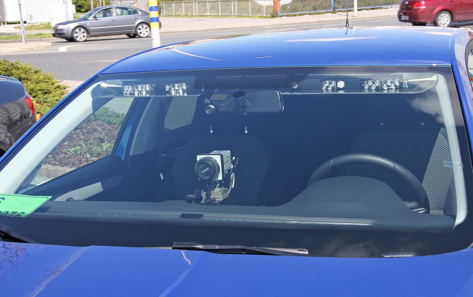 Nowe nieoznakowane radiowozy czeskiej policji