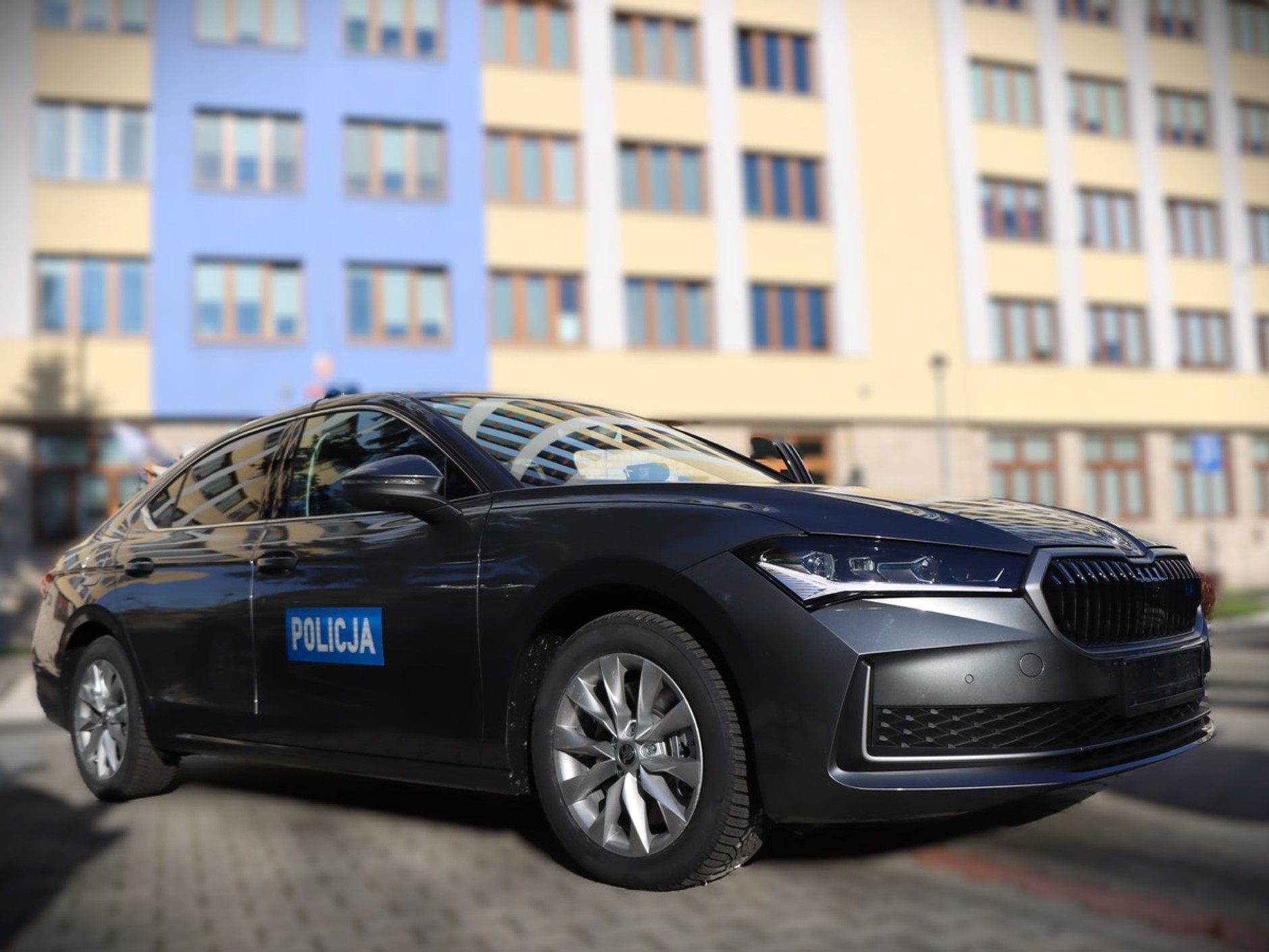 Nieoznakowany radiowóz - Skoda Superb