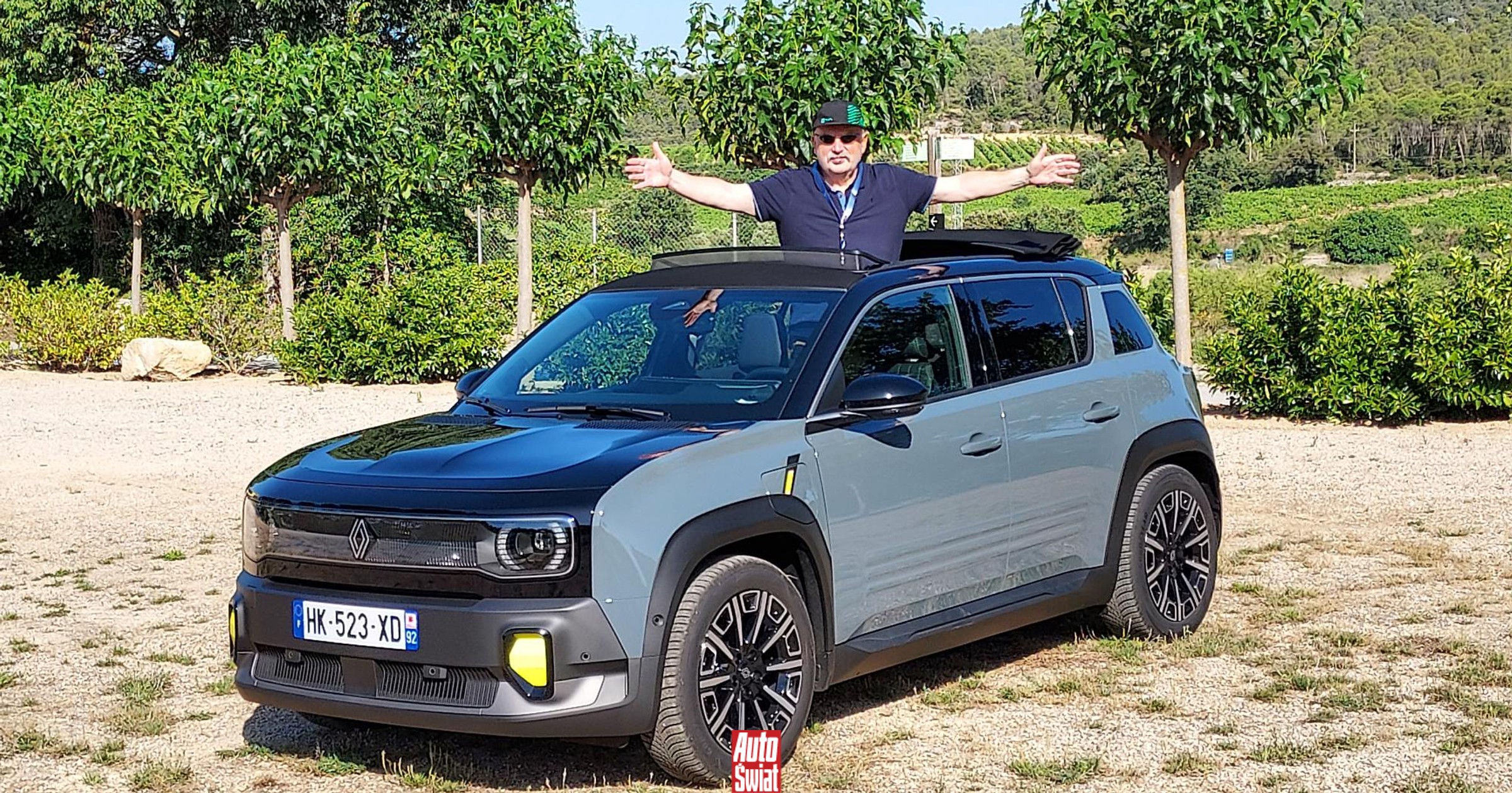 Jeździłem elektryczną "czwórką" z dziurą w dachu. Oto Renault 4 E-Tech Plein Sud