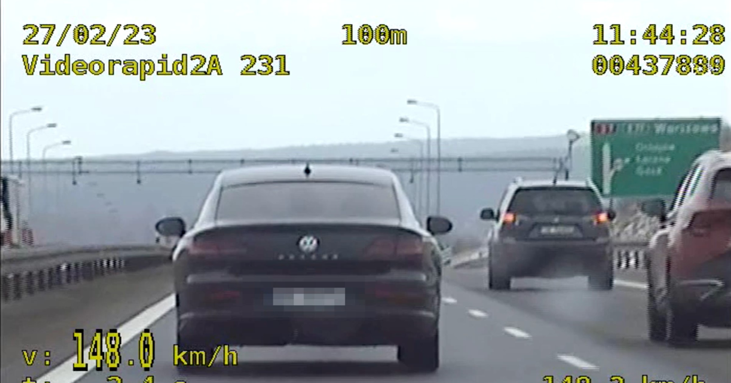 Policjanci zatrzymali kierowcę, który przekroczył prędkość. To nie był jedyny wybryk mężczyzny