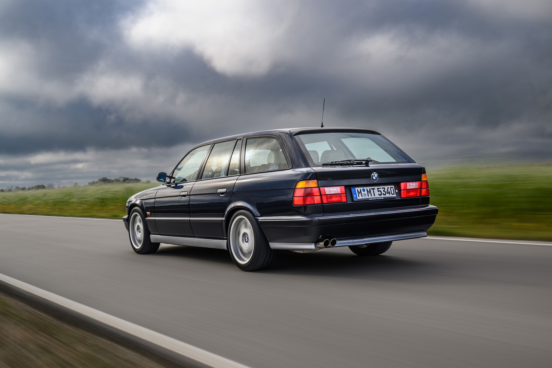 BMW M5 Touring E34