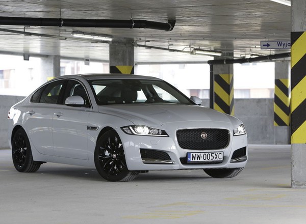 Jaguar XF - prowadzenie ponad komfort