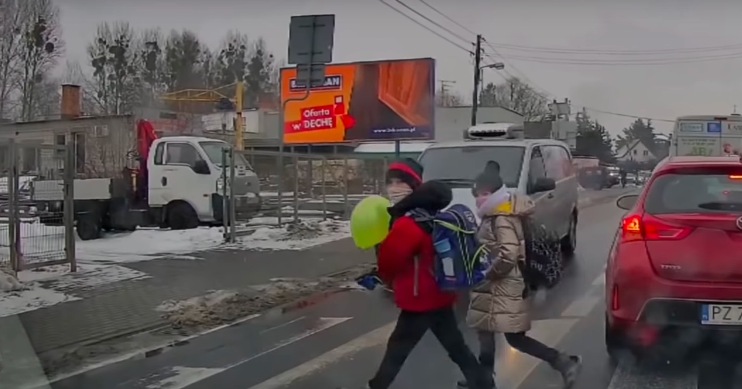 Dzieci „oszukały przeznaczenie” na przejściu