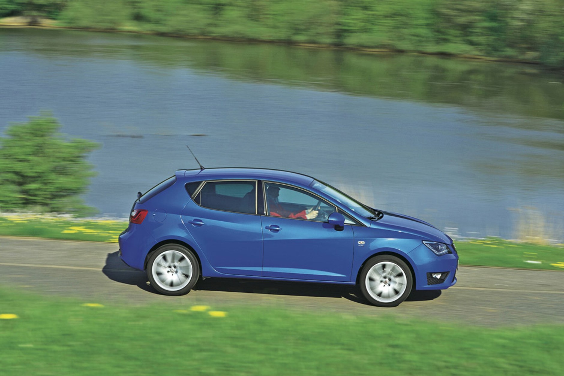 Kia Rio kontra Seat Ibiza, Ford Fiesta i Peugeot 208: samochody tej wielkości nigdy nie były aż tak dobre!