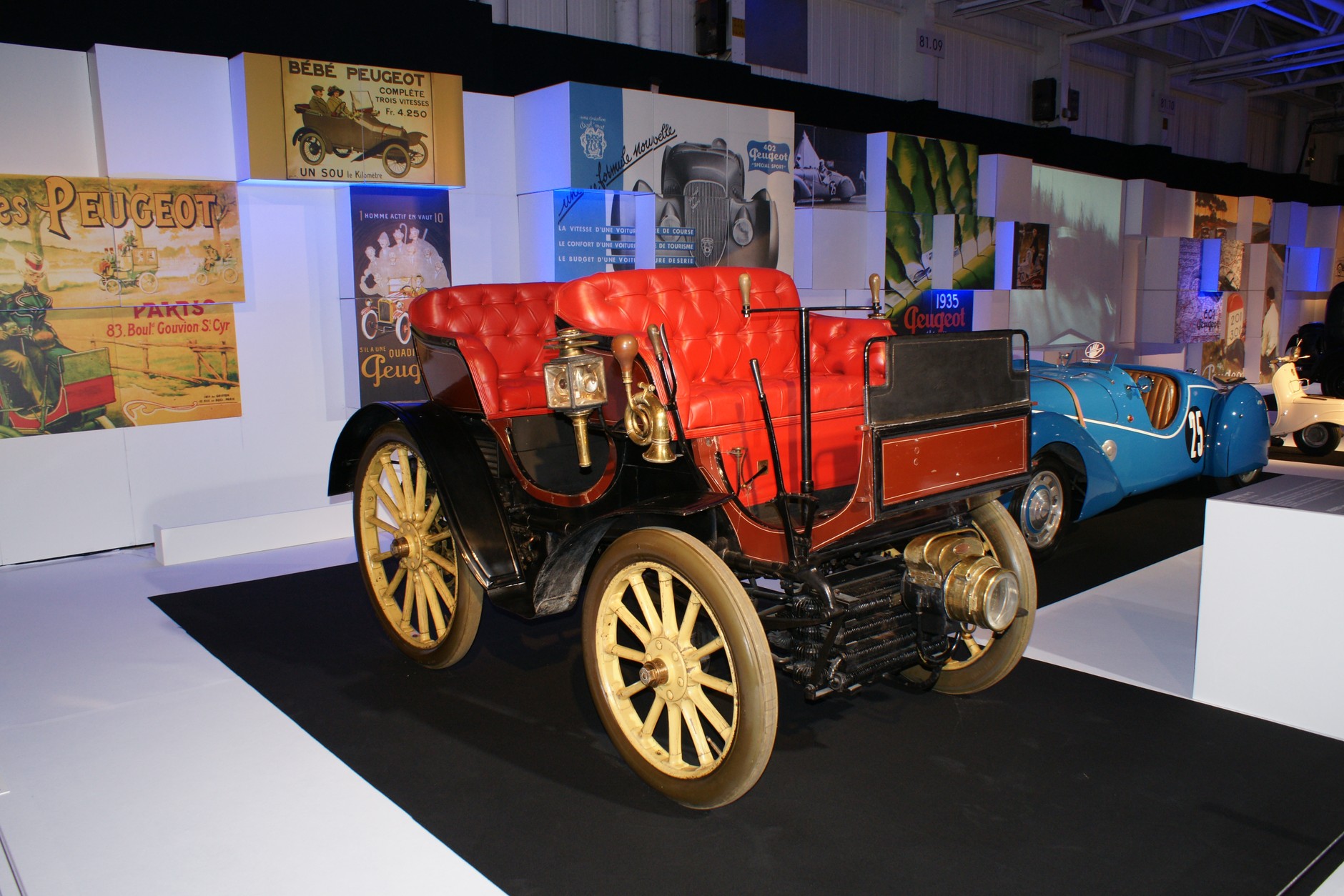 Klasyki i ich reklamy na salonie w Paryżu